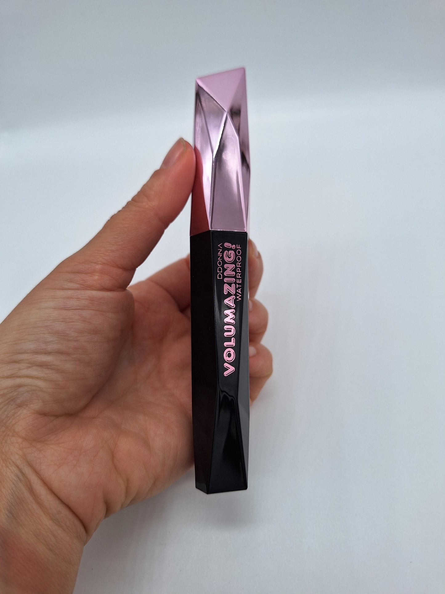 Volumizing mascara