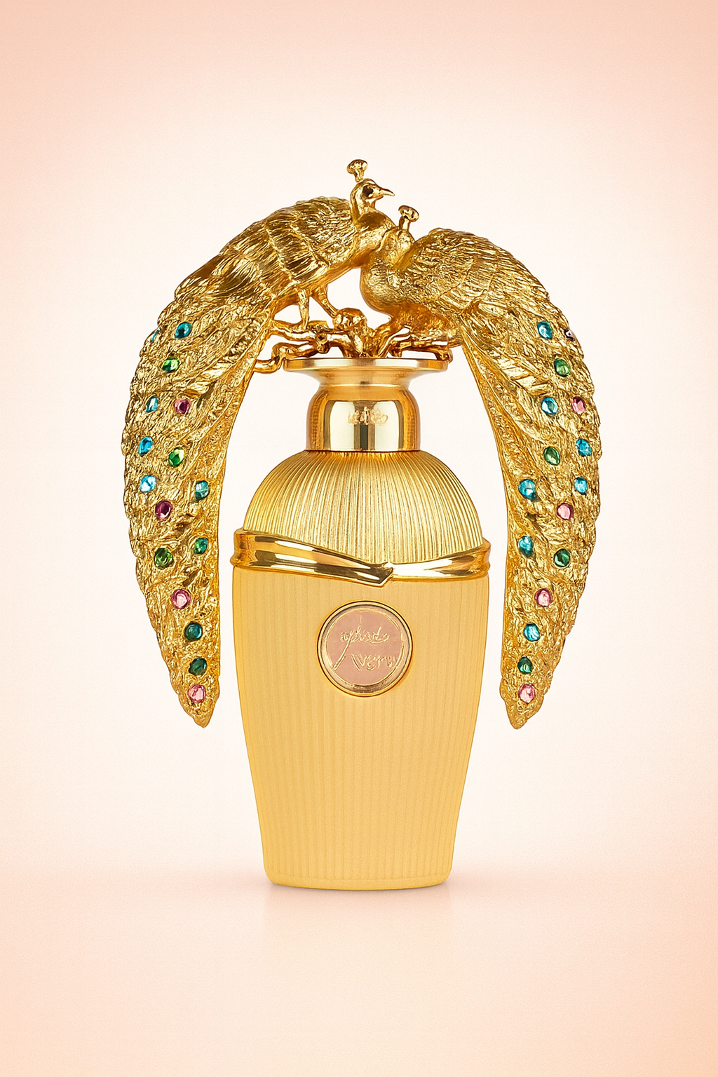 Perfume de lujo dorado con diseño de pavos reales y detalles de gemas multicolor
