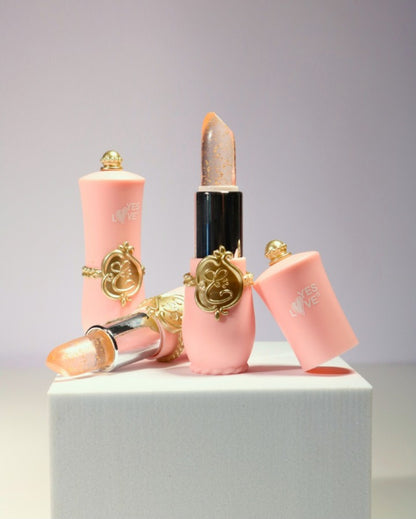 Labial Mágico Árabe 24K Yes Love en estuche rosa con láminas de oro y efecto pH